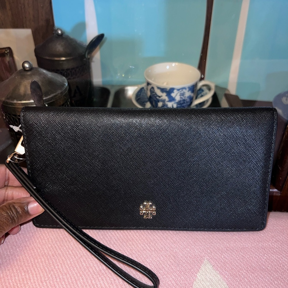 Tory Burch Wallet Wristlet NWT NO CALLOUTSS